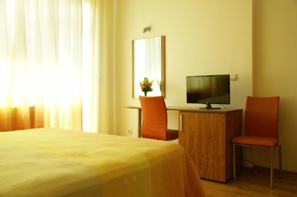 Hotel Sany Primorsko Exteriör bild